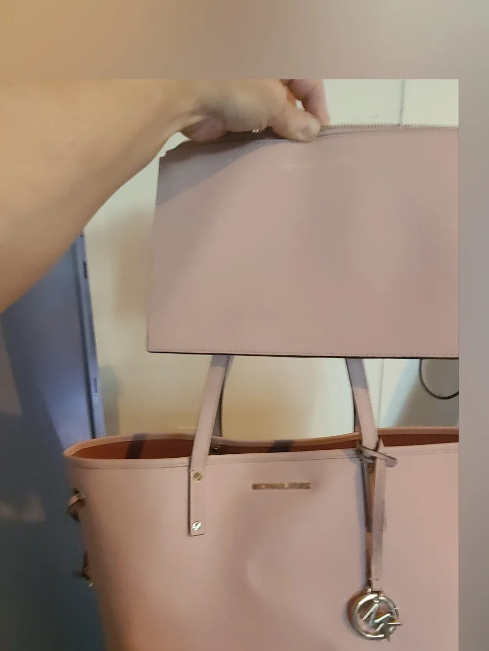 Michael Kors Jet Set Leather Pink Tote with Wristlet, EUC